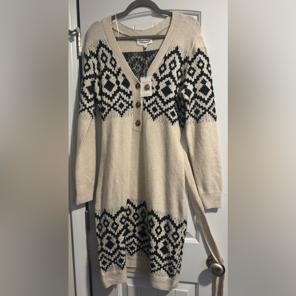 Lucky brand- Black and Cream V-Neck Sweater Dress - Picture 5 of 5